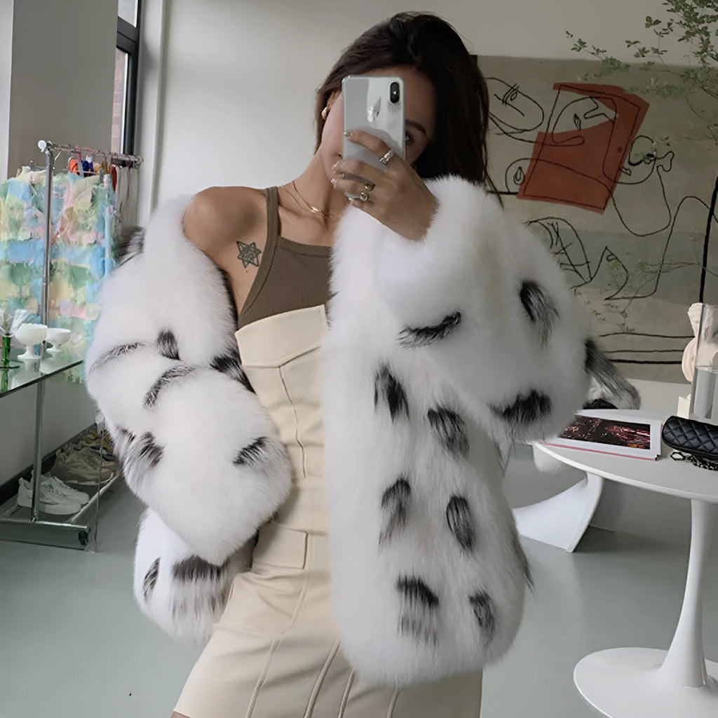Women's plus size black and white faux fur coat with Korean street fashion style and 40cm short length