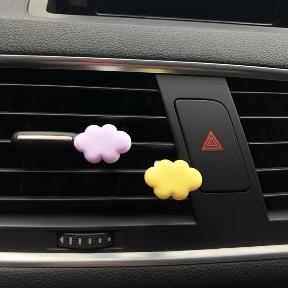 Resin Baiyun cartoon car fragrance clip in pastel colours measuring 17mm x 27mm for air outlet decoration