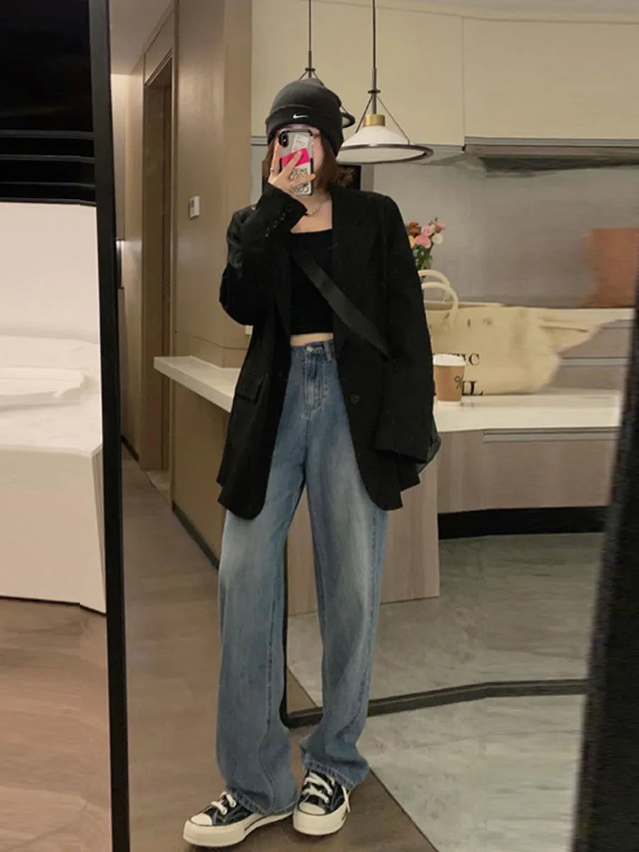 Women's Korean style solid color polyester suit jacket with regular long sleeves and pockets in black, beige, or coffee.