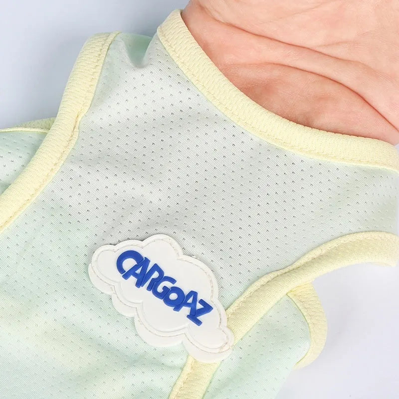 Grass green polyester cat vest for summer wear with anti-lint properties and sports-style design