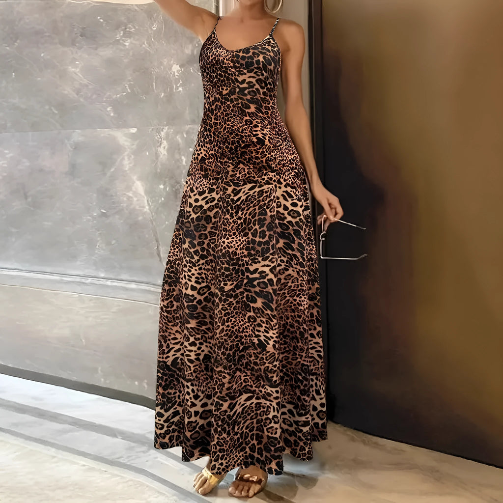 Dark brown leopard print sleeveless dress with round neck and hip skirt silhouette