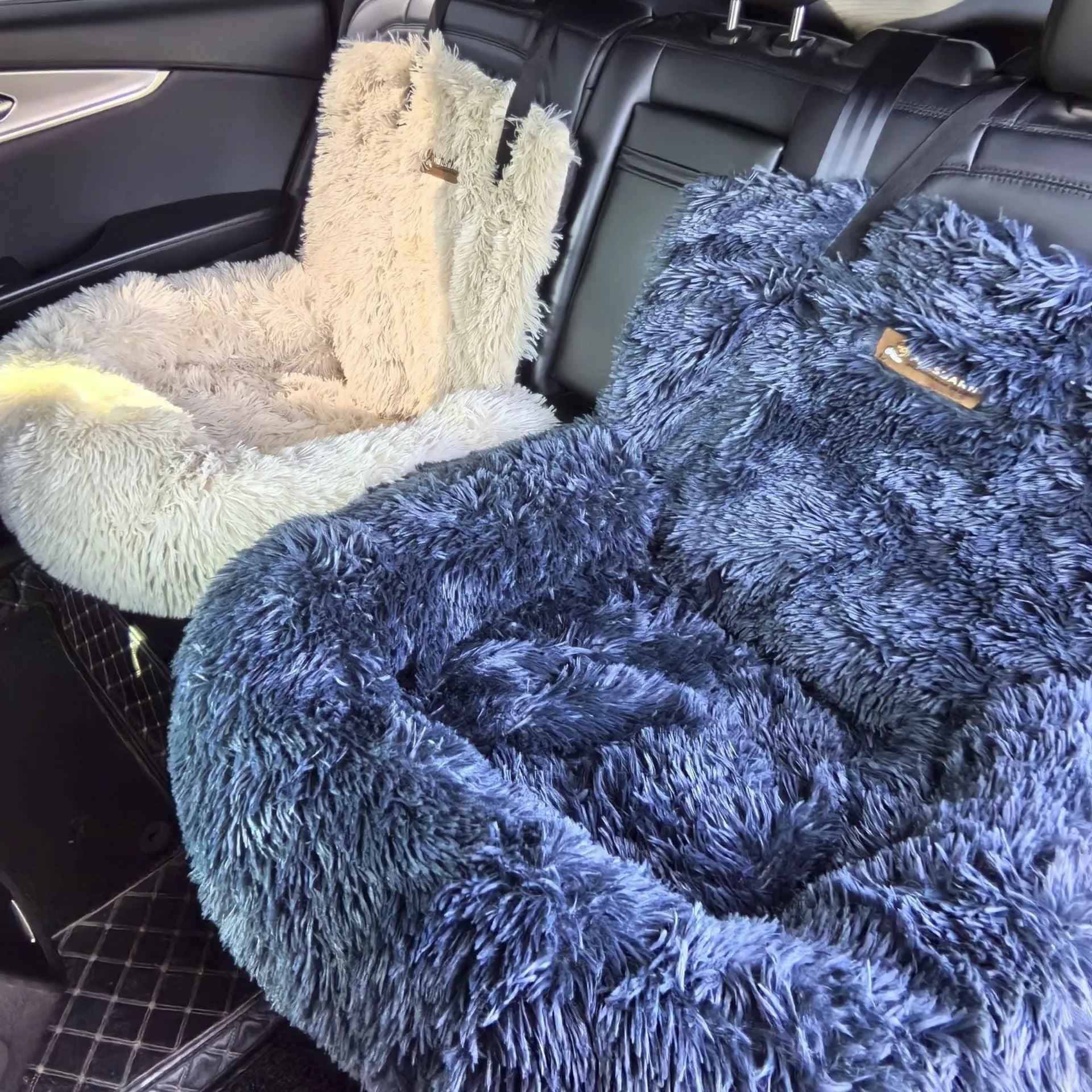 Winter thermal vehicle pet mat on car seat in dark grey colour