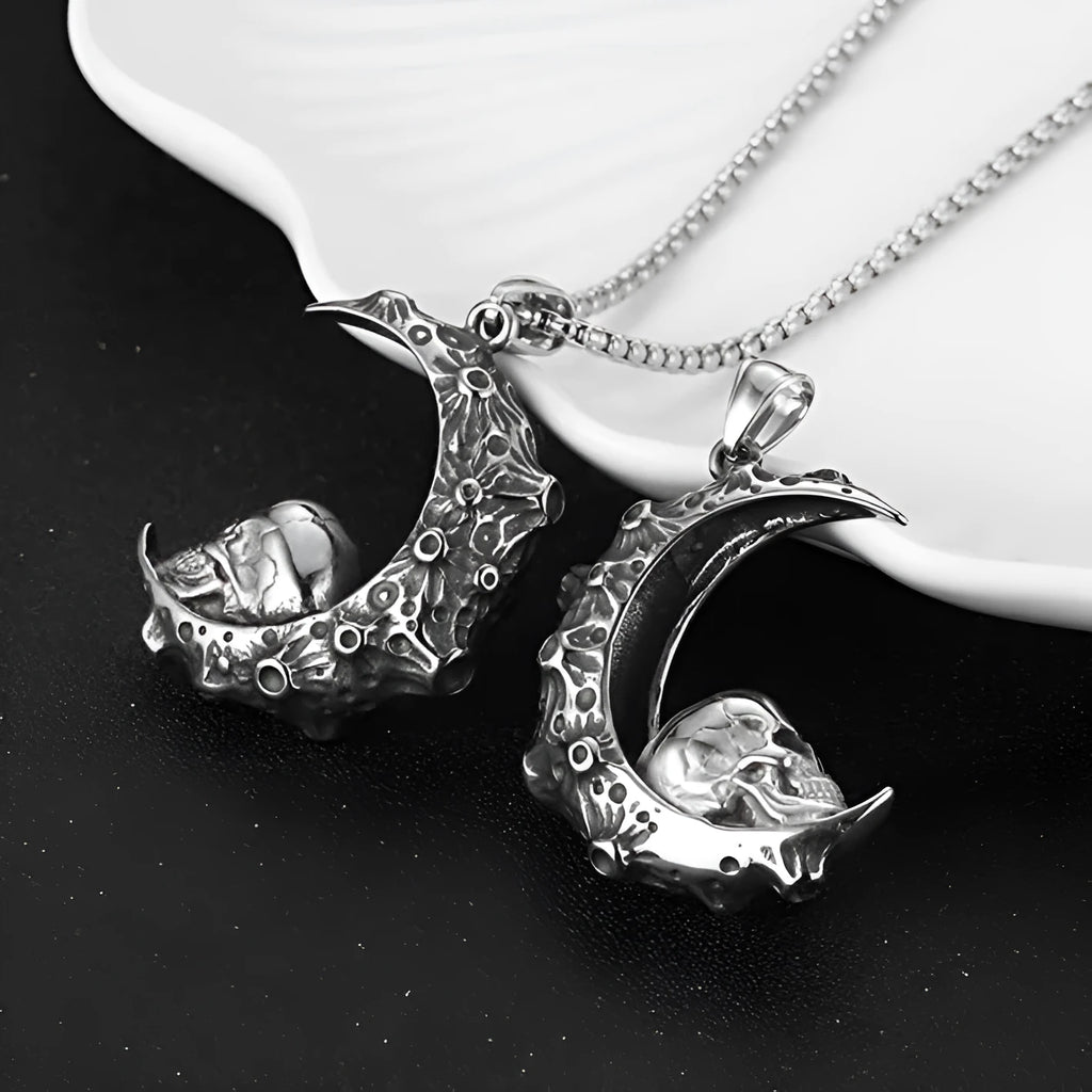 Men's silver skull necklace with alloy pendant and chain in sports style