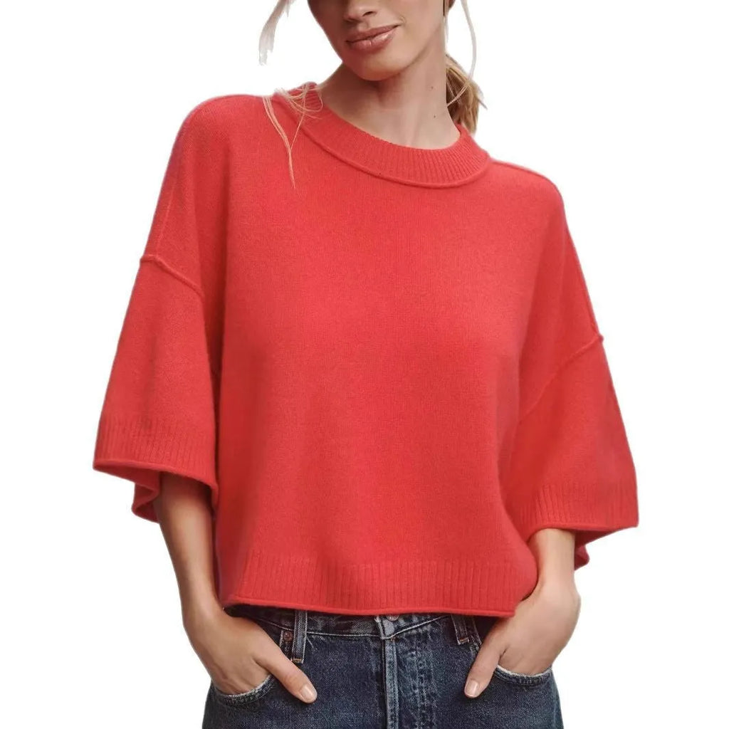 Red and white short T-shirt with an exposed navel design, made from viscose fibre.