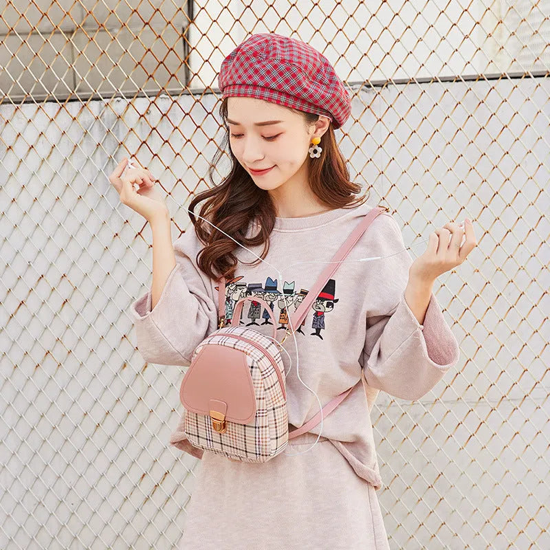 One shoulder diagonal phone bag in PU leather with adjustable strap