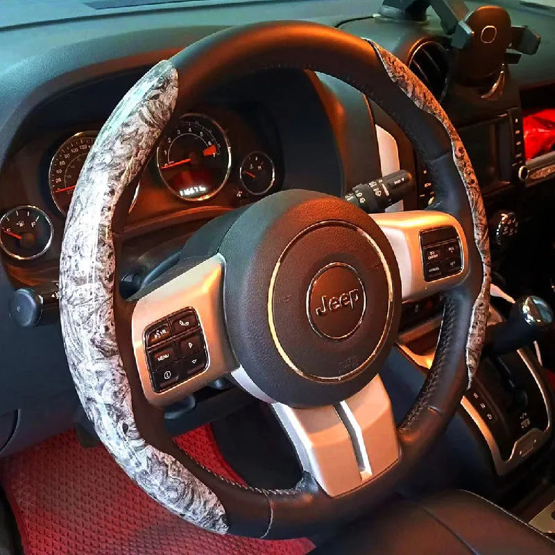 Artificial leather steering wheel sleeve in sports design for 38cm diameter wheels with crystal-effect colour options