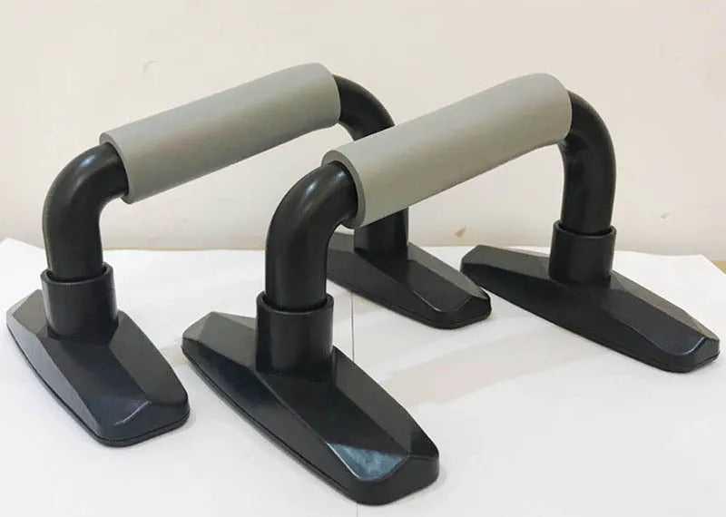 Black I-shaped push-up bracket, 21 cm total length with 14 cm foot length and 10-13 cm stand height for home chest training.