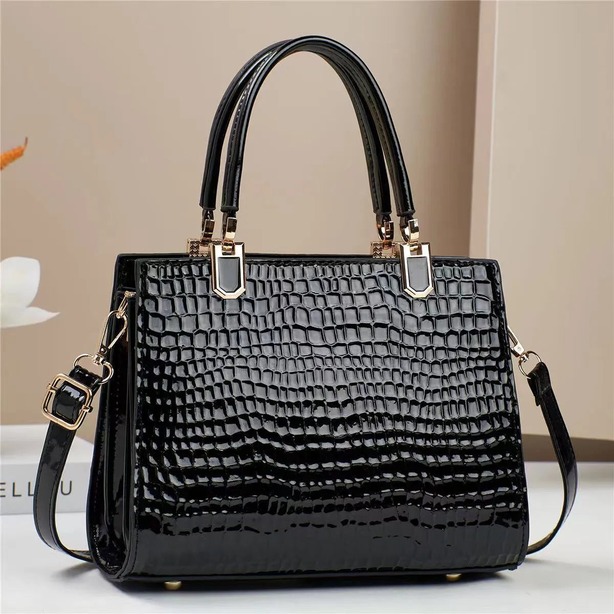 Women's horizontal square shoulder bag in soft PU leather with internal zip compartments