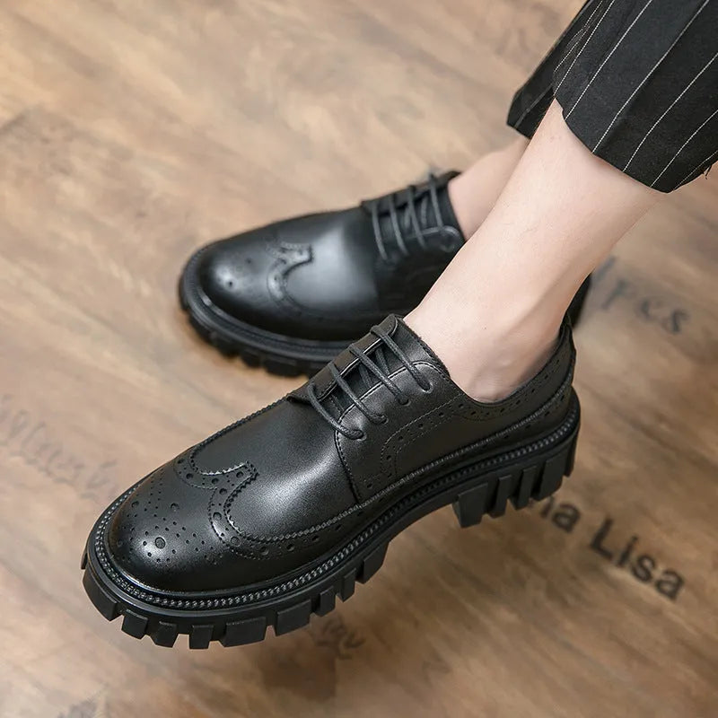 Men's black and brown brogue leather shoes with round toe and artificial PU construction