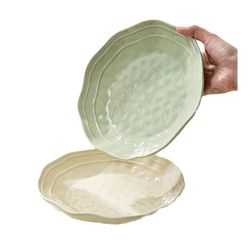 Modern ceramic dinnerware set with solid colour design and gift box packaging