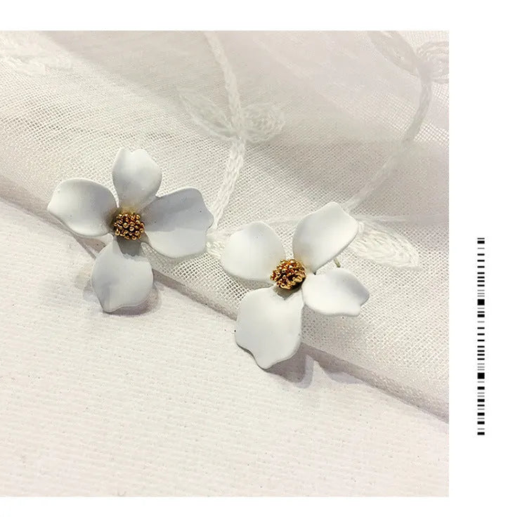 Flower stud earrings for women in alloy with white or pink electroplated finish
