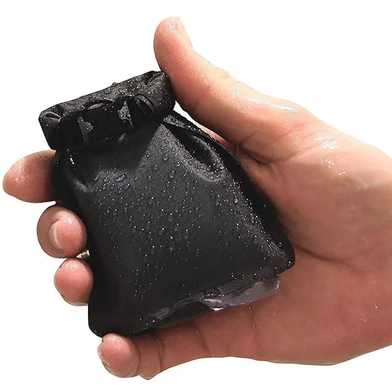 Waterproof soap container bag with bubble net construction measuring 17 x 13 cm