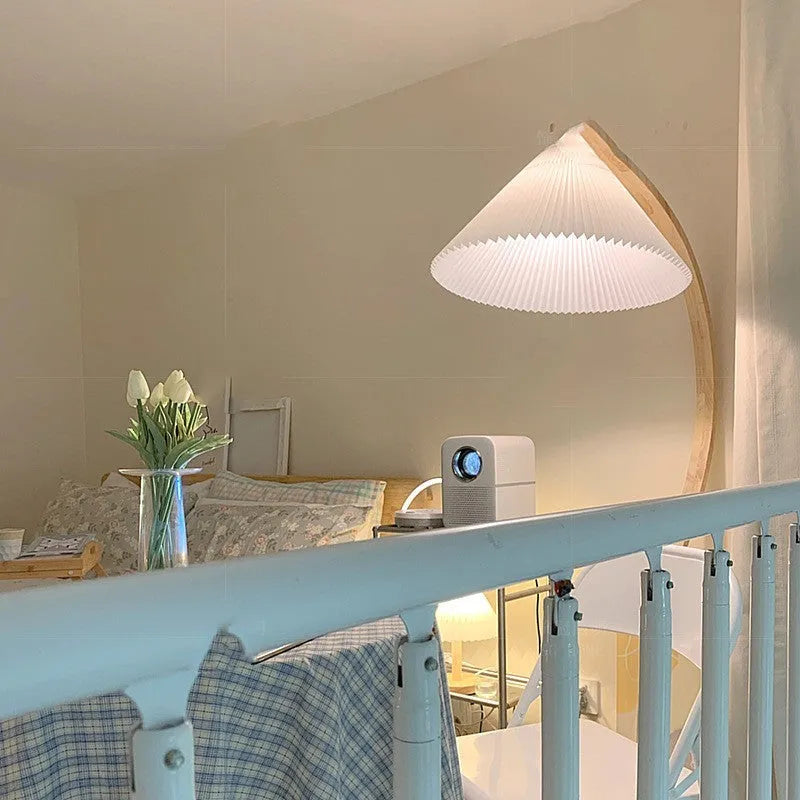 Retro vertical table lamp with log white lampshade and three-colour variable light function