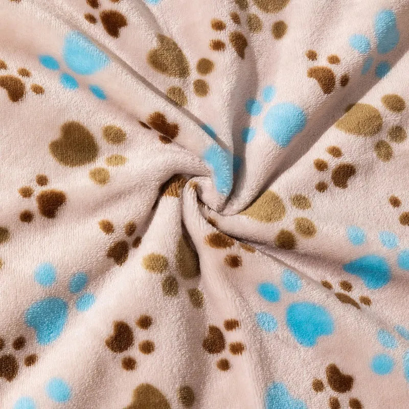 Double-sided thickened flannel pet blanket with cartoon anime dog design.