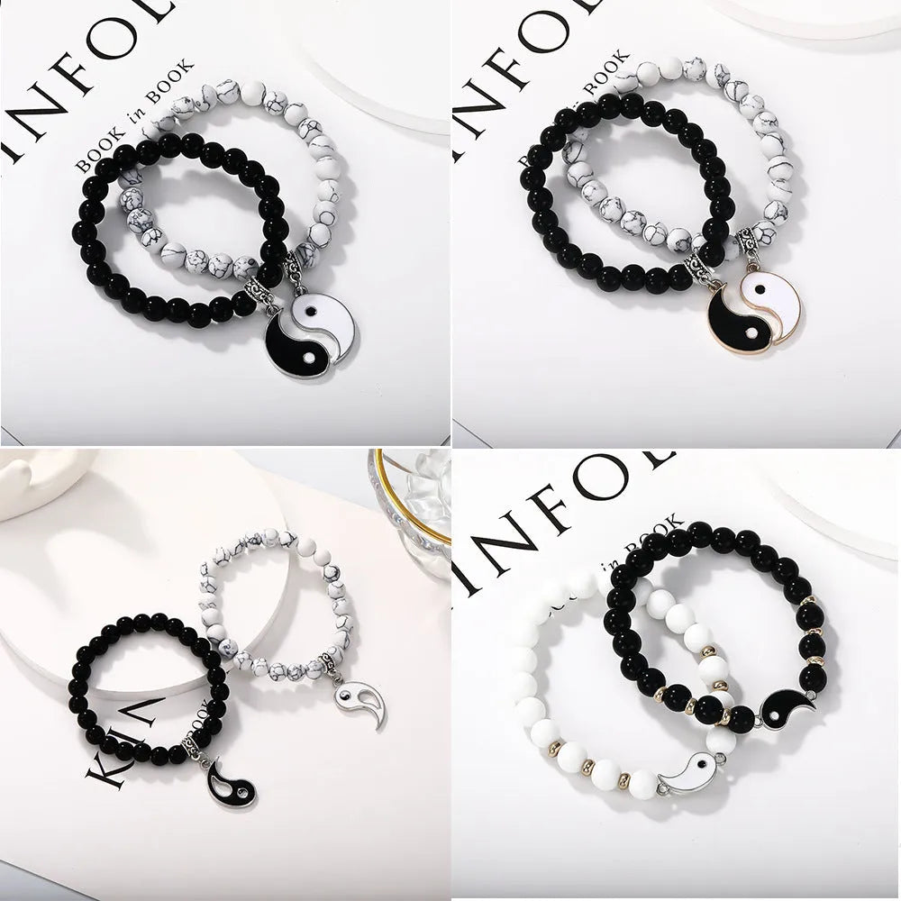 Eight-diagram-shaped geometric appetizer bracelet in electroplated alloy with unisex design for travel commemoration gifting
