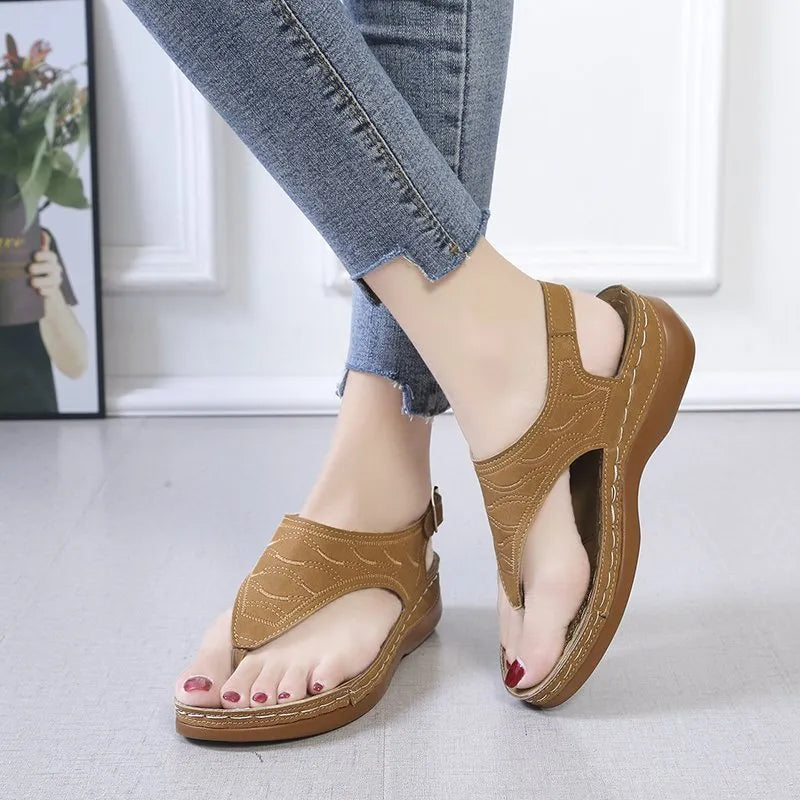Women's casual wedge sandals with adjustable strap and solid colour artificial PU upper