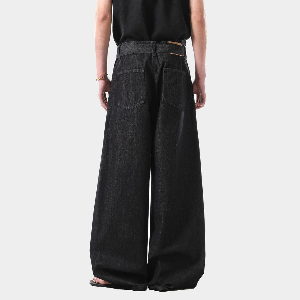 Black high waist straight leg women's jeans with zip fly in American retro style