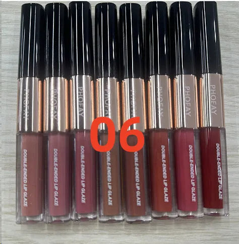 C-L021 double-ended lip gloss with non-stick applicator, showing two different colour tips.