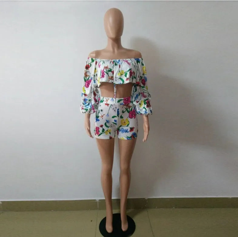 Women's multicolour digital print two-piece lounge set with fleece-lined long sleeves and matching shorts