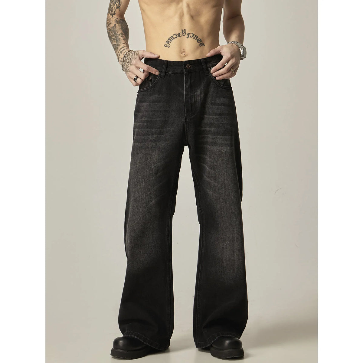 Black loose straight jeans with American retro styling and zipper fly closure
