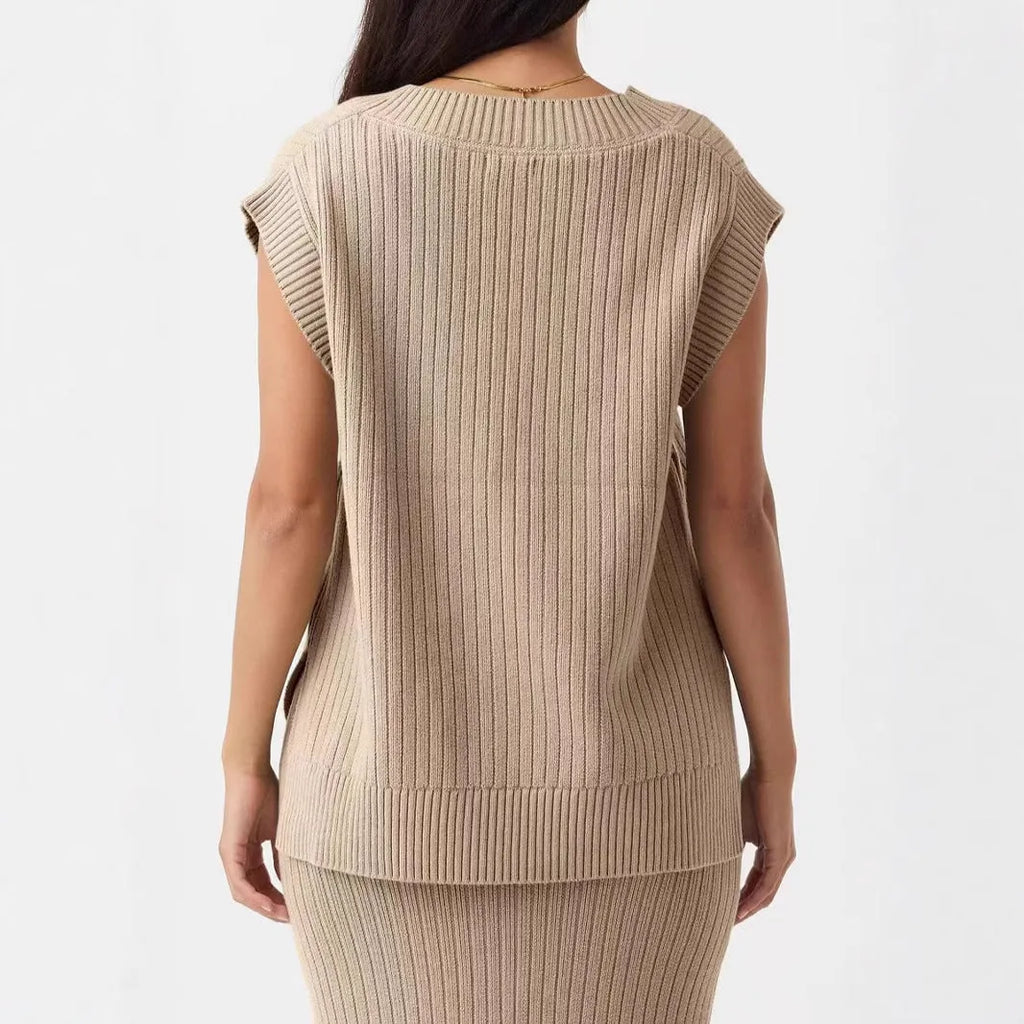 Women's V-neck sleeveless vest in striped viscose fabric with loose fit