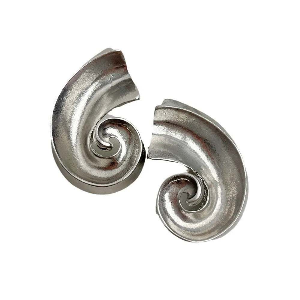 5cm geometric alloy ear studs with electroplated gold and silver finishes for pierced ears