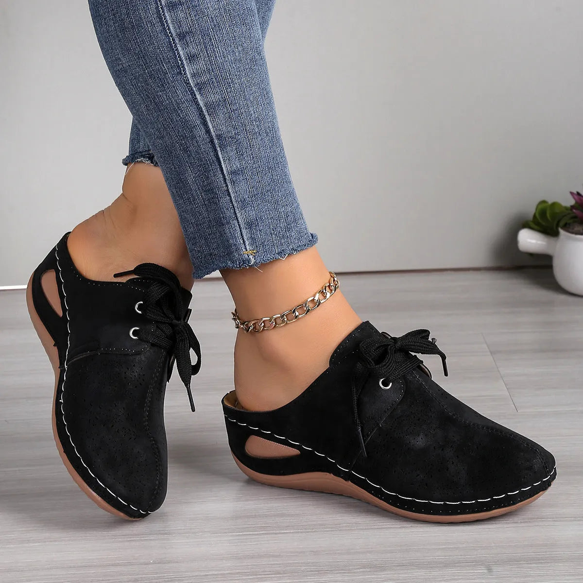 Women's baotou lace-up wedge sandals in suede with hollow out design