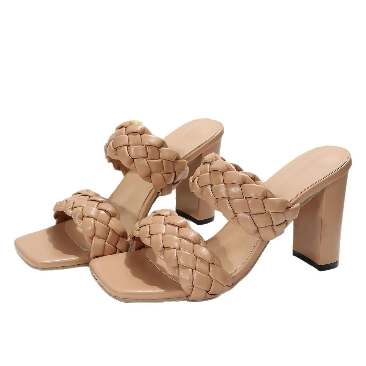 Square toe flip-flops with chunky heel and woven twisted design in white colour