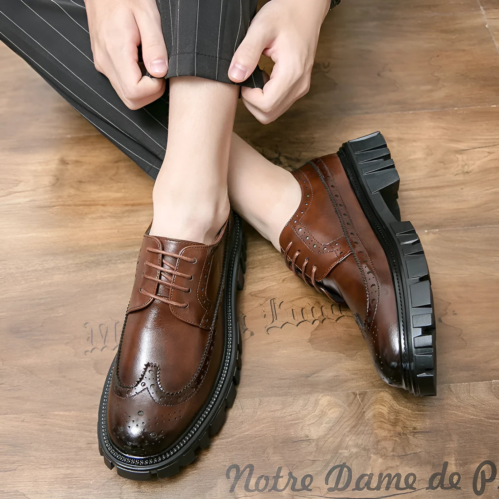 Men's black and brown brogue leather shoes with round toe and artificial PU construction