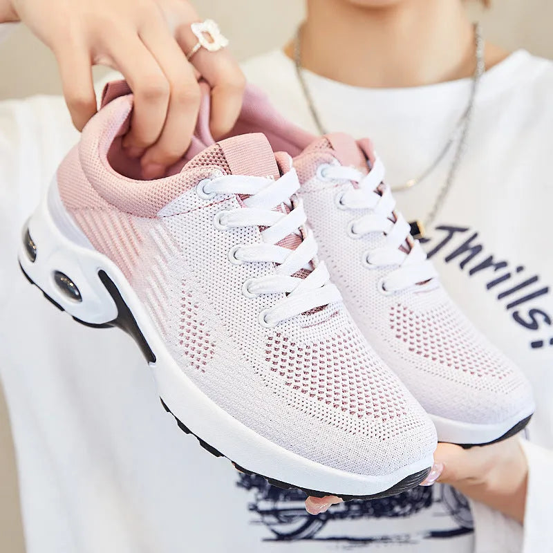 Women's Flyknit casual running shoes in striped pattern with flat PVC sole and lace-up design
