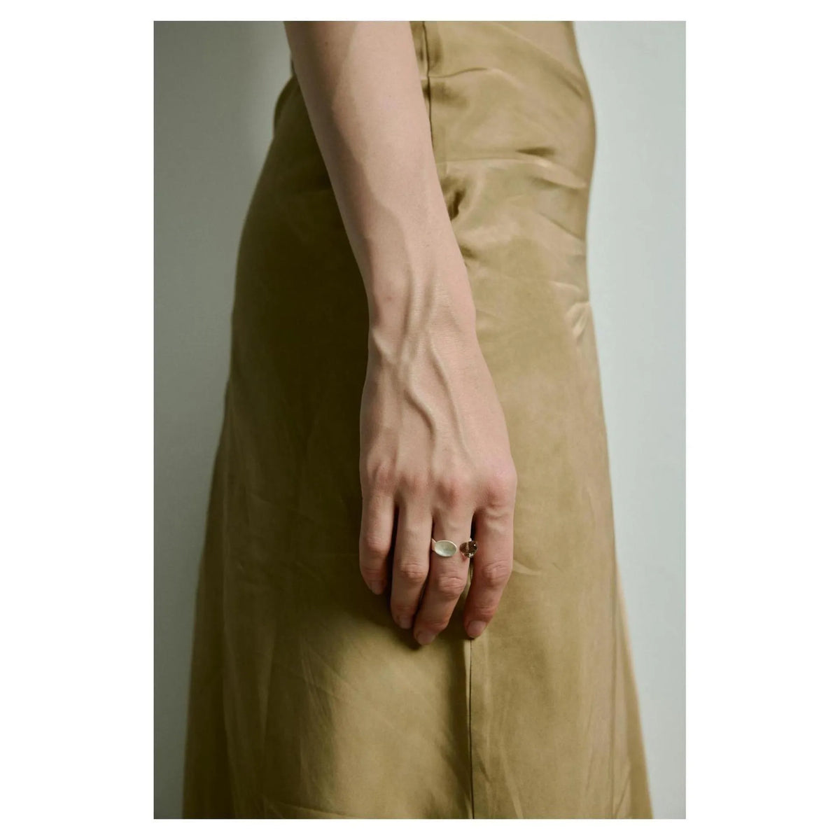 Small round spoon stewed pork design ring and bracelet set with electroplated silver finish