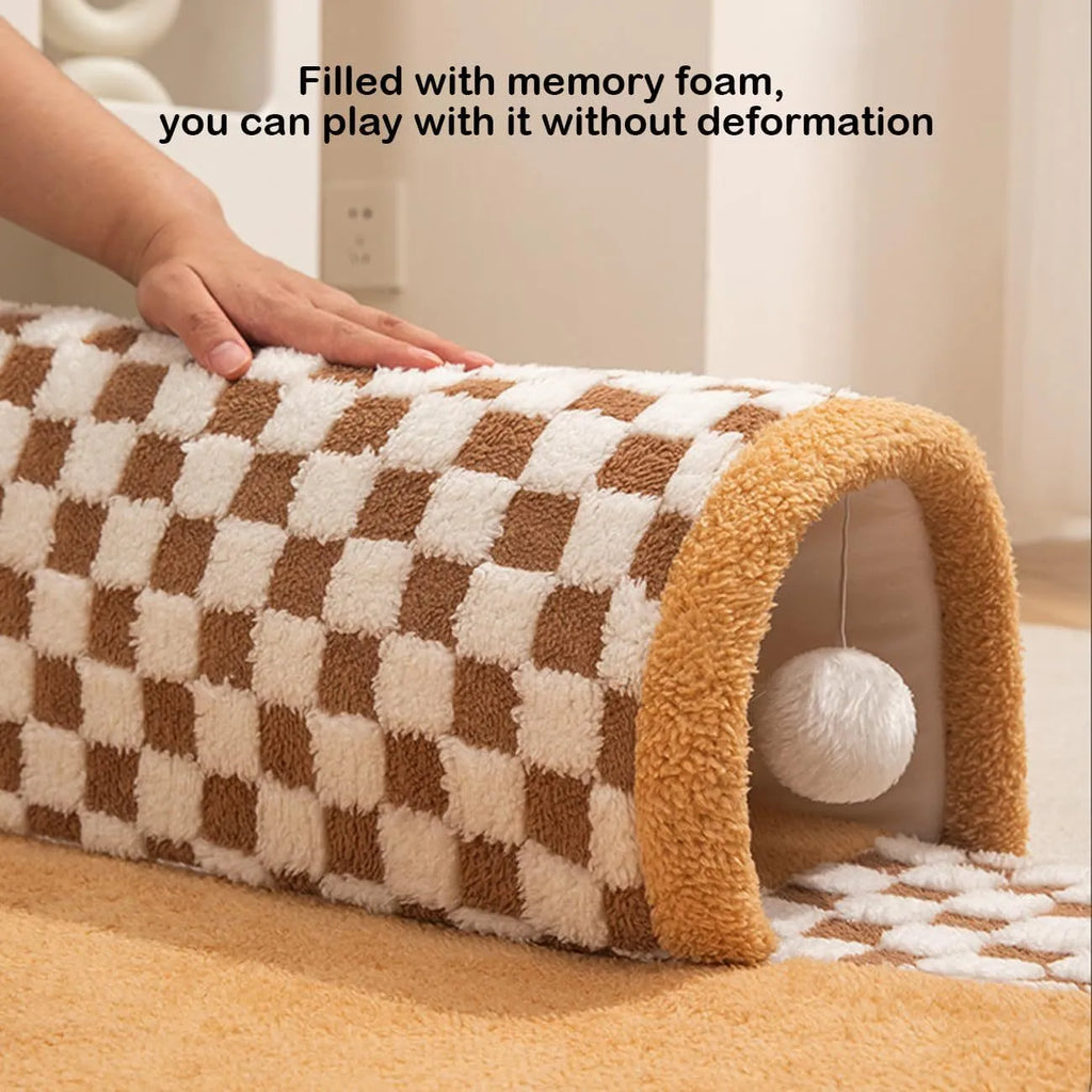 Fan-shaped plush pet bed with tunnel in coffee or yellow, XL size 80x80x20cm with anti-slip bottom
