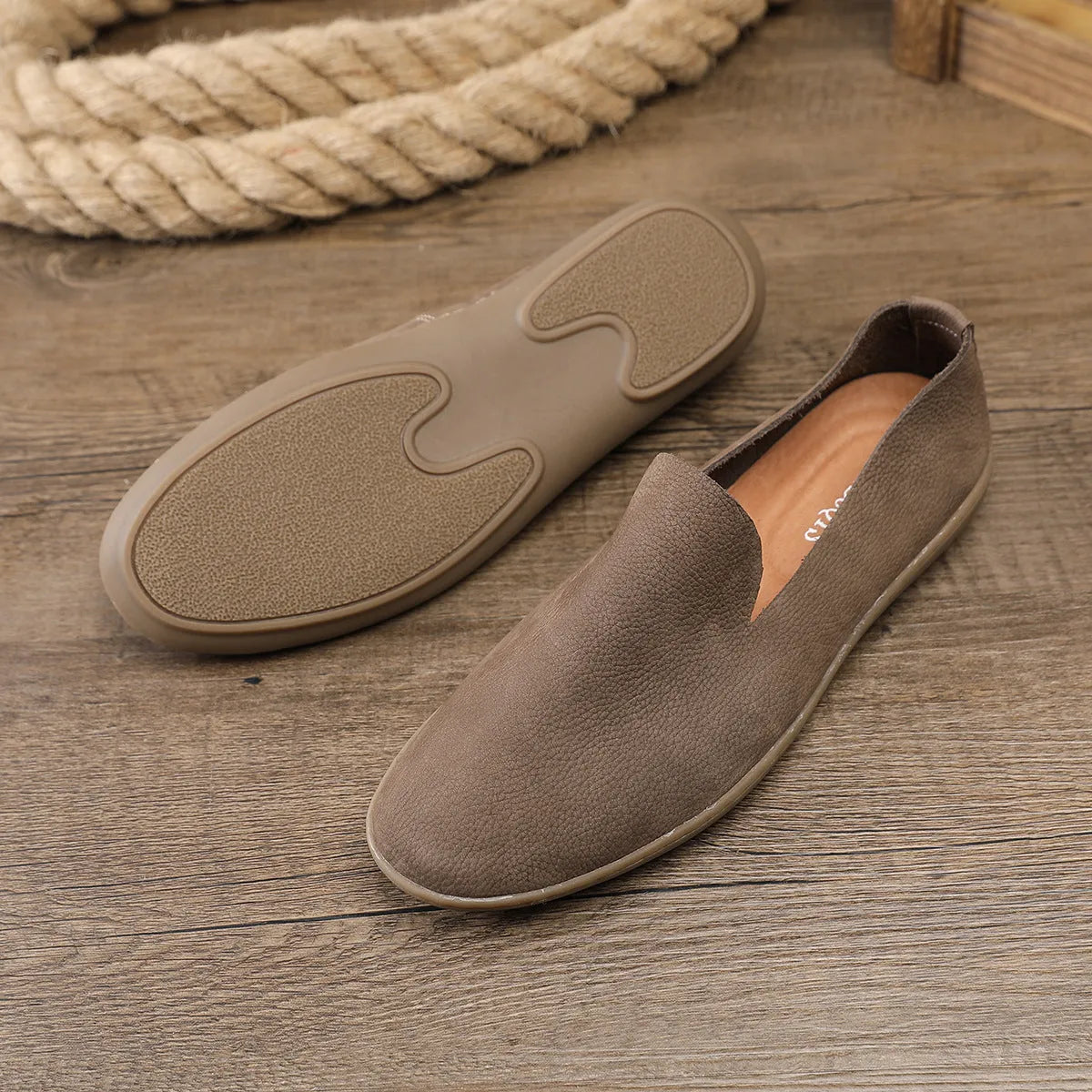 Handmade men's leather shoes in khaki colour with wedge heel and high-cut design