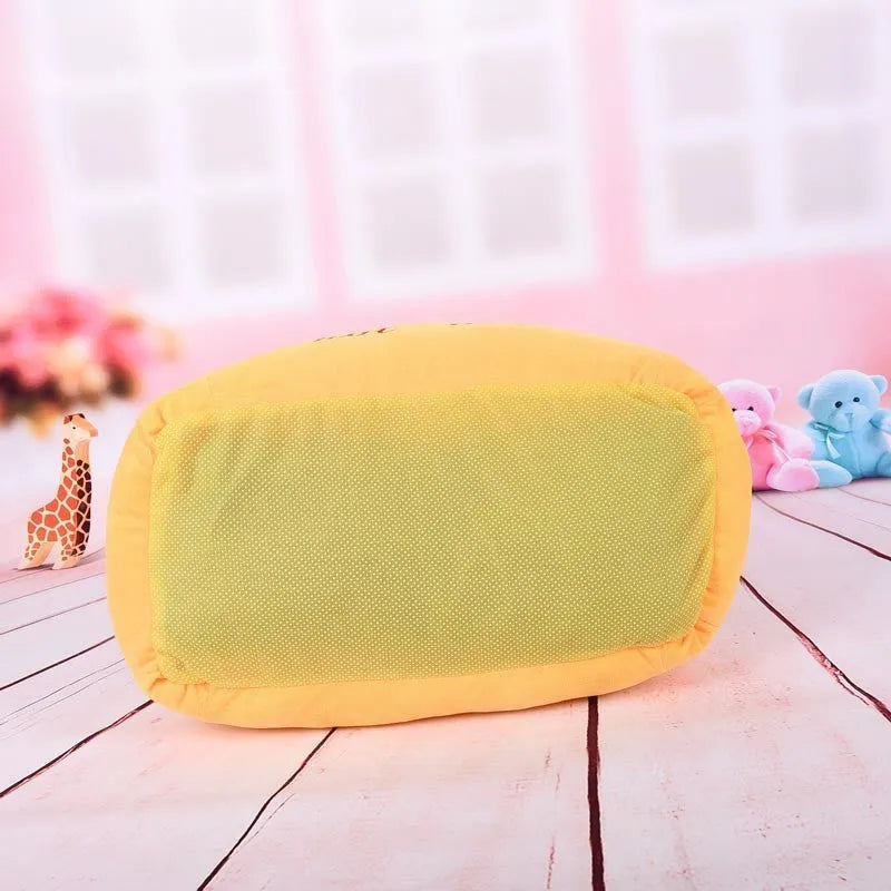 Flannelette hot dog pet bed with removable mat and anti-slip base in four size options.