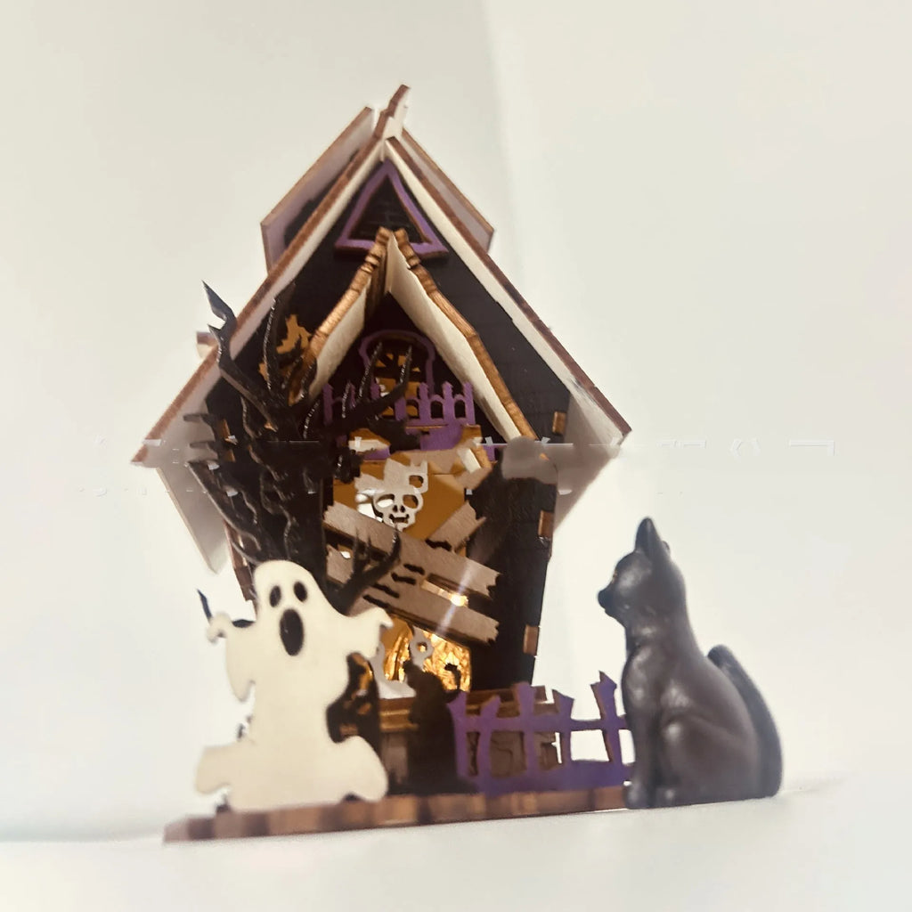 Wooden Halloween haunted house table decoration with luminous design measuring 14x10.5x19cm