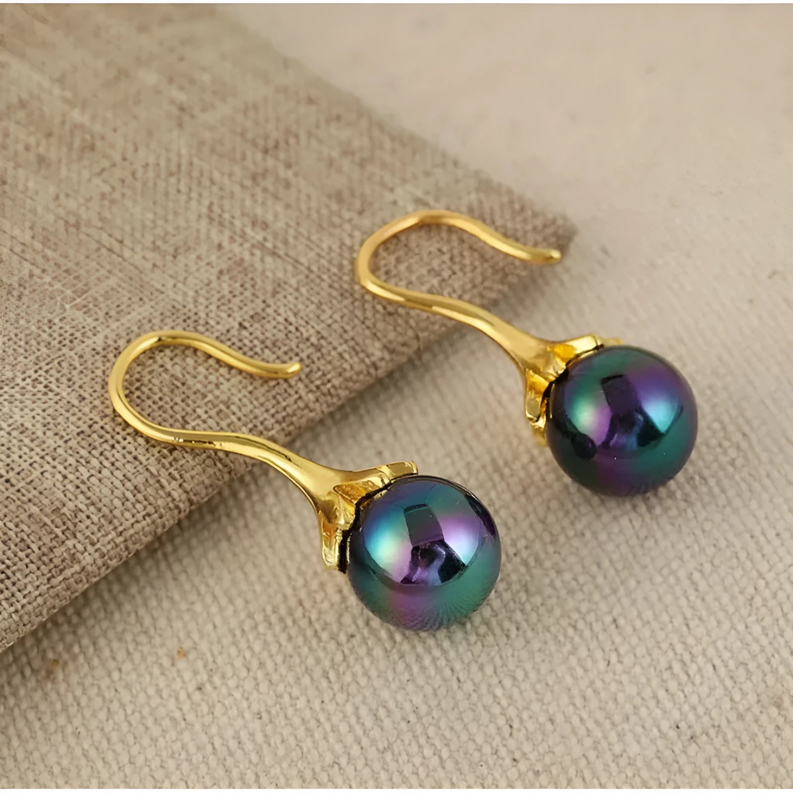 Women's gold electroplated retro earrings with alloy construction and OL fashion style