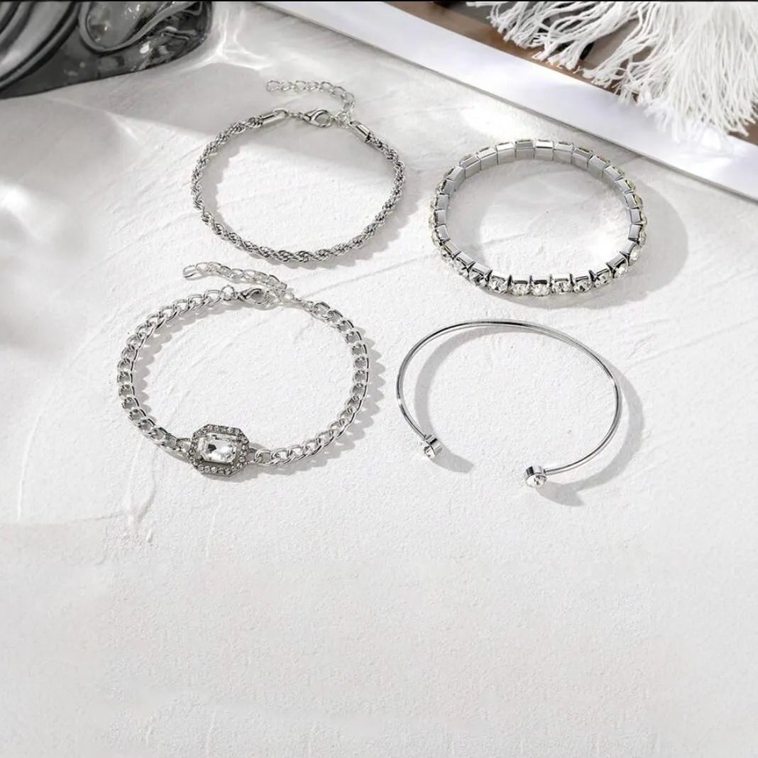 Women's geometric retro alloy jewellery set with square diamond motifs in gold or silver finish