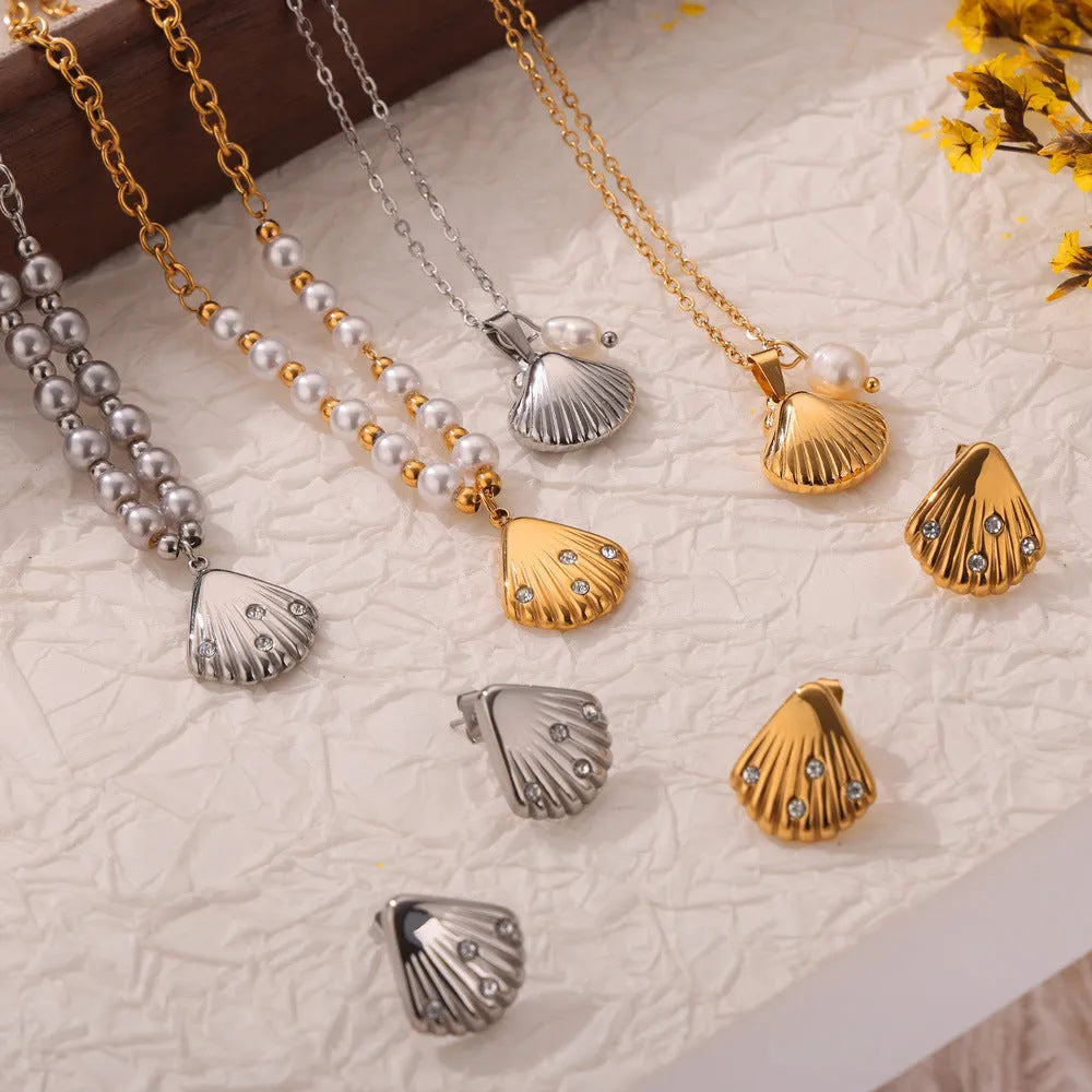 Women's titanium steel freshwater pearl necklace with vintage French shell pendant on O-shaped chain