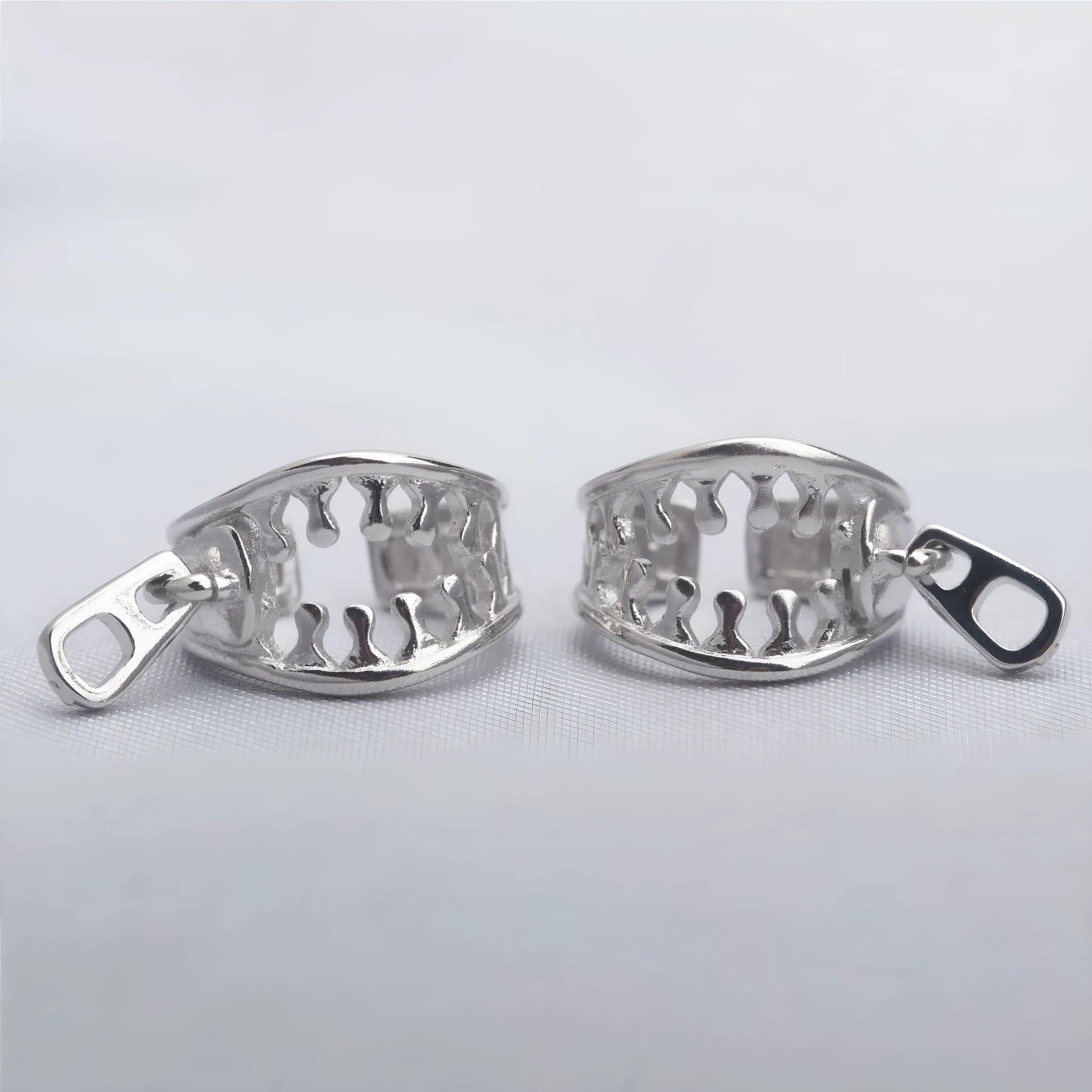 Copper geometric ear clips with zipper closure on bone clip, colour ES862.