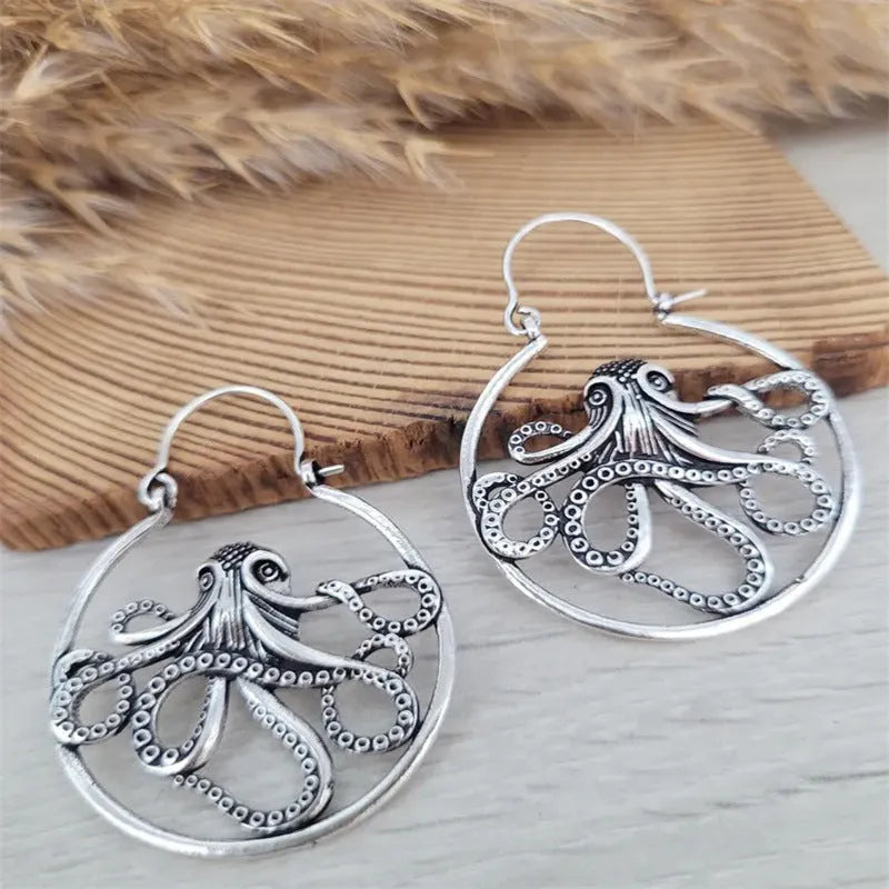 Vintage alloy octopus earrings in antique silver colour with detailed animal modelling