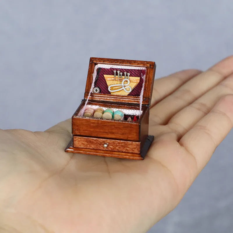 Miniature birch wood vintage sewing machine ornament measuring 2.2cm with European style design