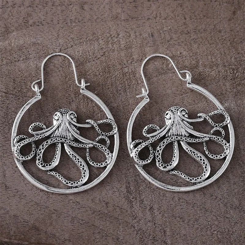 Vintage alloy octopus earrings in antique silver colour with detailed animal modelling