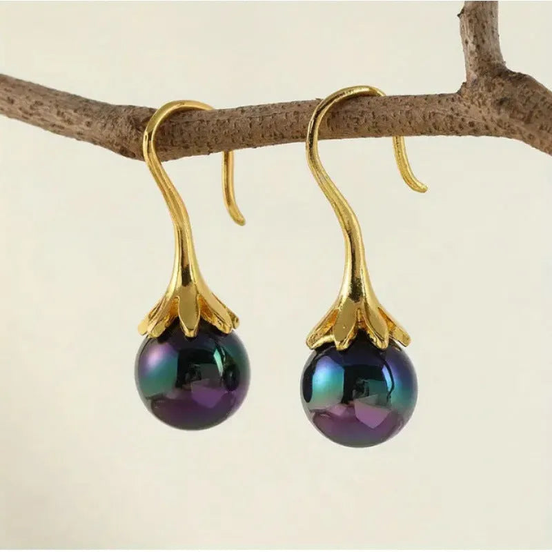 Women's gold electroplated retro earrings with alloy construction and OL fashion style