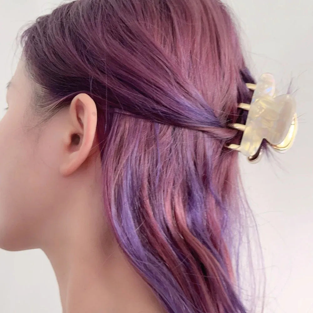 Women's retro acetate hair barrettes with metal grip in R08 colour variations