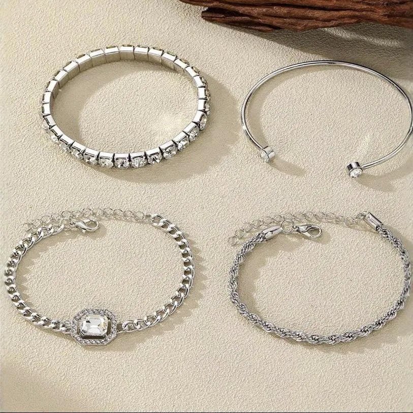 Women's geometric retro alloy jewellery set with square diamond motifs in gold or silver finish