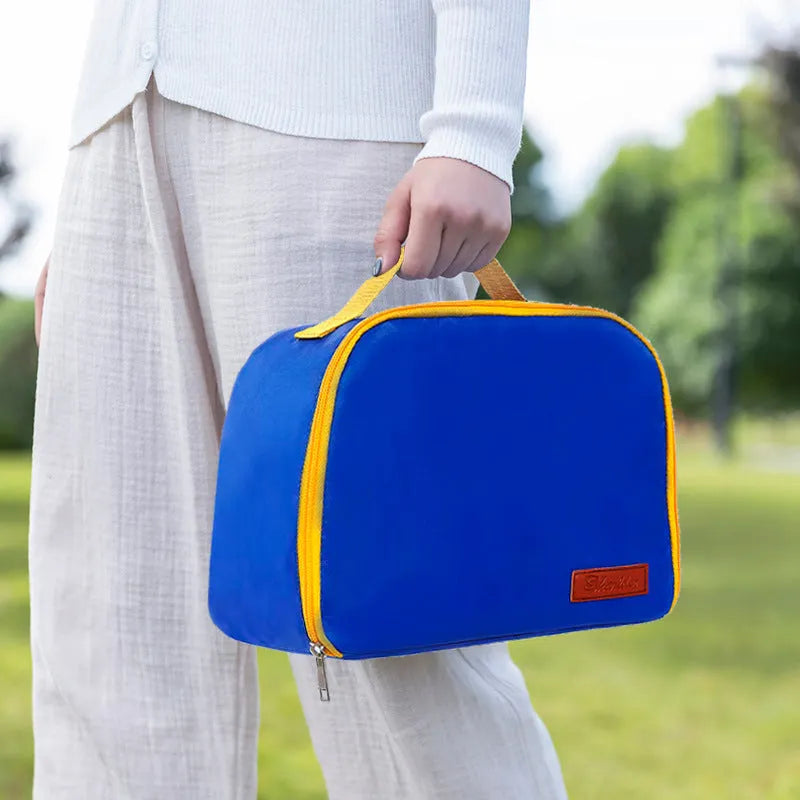 Insulated lunch box bag in textured cloth with large capacity for bento and rice, available in multiple colours
