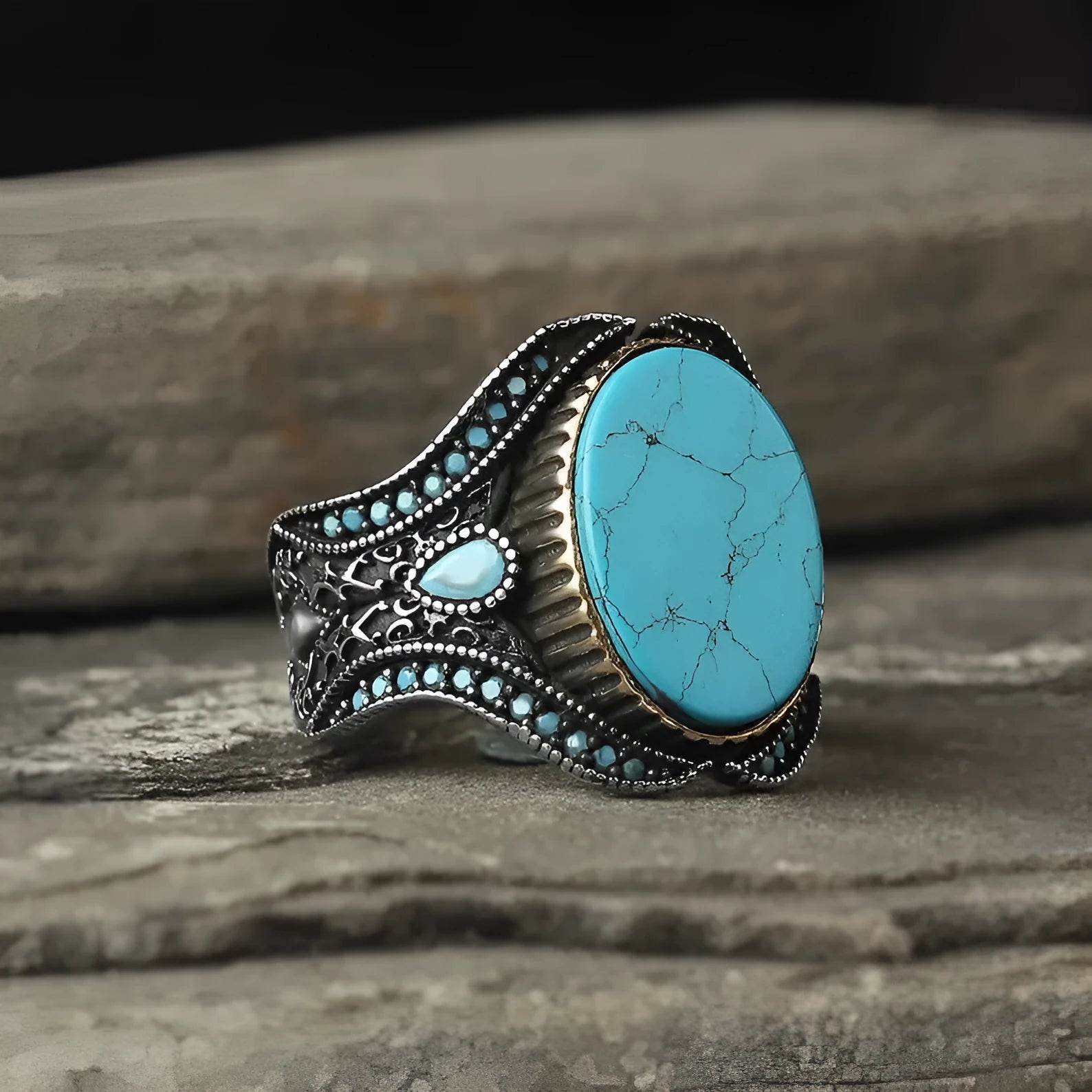 Men's antique silver alloy ring with turquoise centre on round band