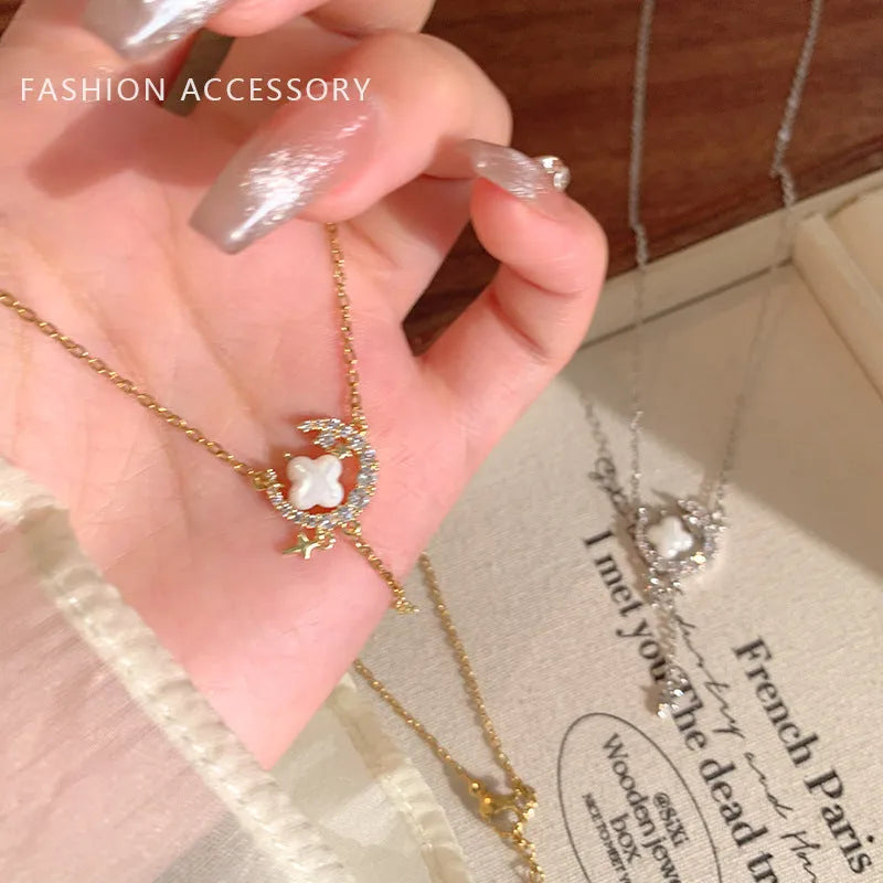 Women's star and moon necklace with zirconium stones on copper clavicle chain in gold colour