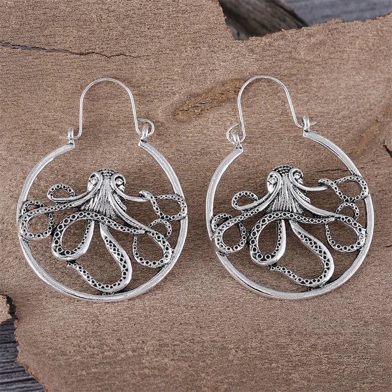 Vintage alloy octopus earrings in antique silver colour with detailed animal modelling