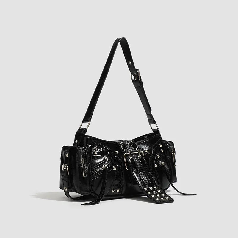 Black retro dumpling-shaped shoulder bag with three-dimensional pockets and oil wax leather finish